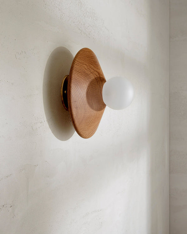 Oak / Brass