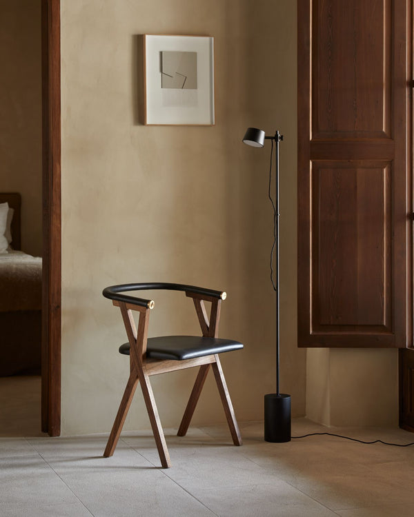 Minimalist Matte Black Round Floor Lamp