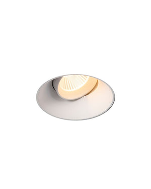 Recessed downlight with adjustable light in white finish