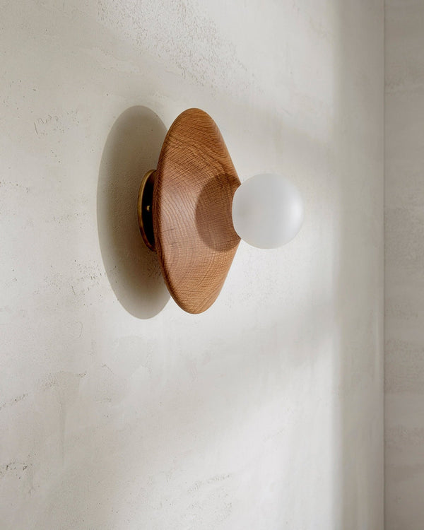 Oak / Brass