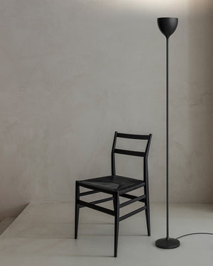 LED Minimalist Chalice Floor Lamp | Black | Lighting Collective