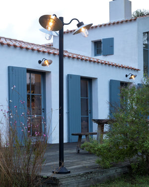 Shaded Gooseneck Bollard | Jet Black | Transparent | 3 Light | Lighting Collective