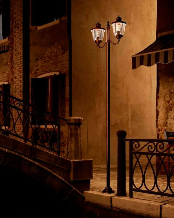 Traditional Italian Double Head Bollard Light