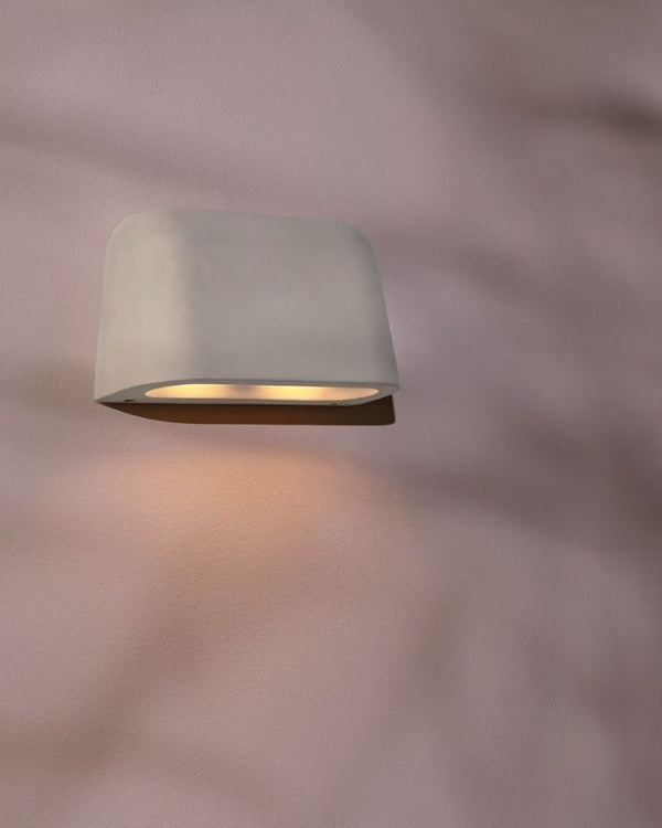 Transitional Styled Coastal Wall Light