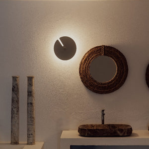 Geometric Magnetic Wall Light